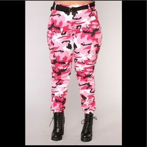 Brand new pink camouflage pants from Fashion Nova